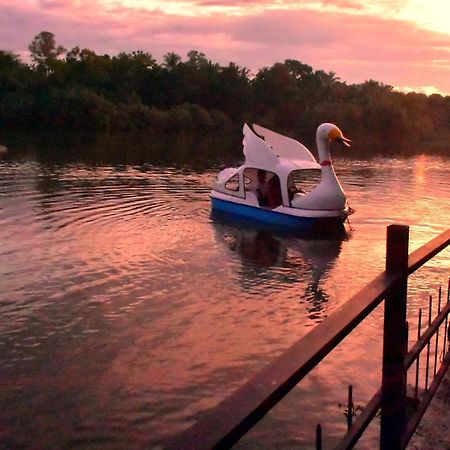 Pelican Lake Удавалаве Екстериор снимка