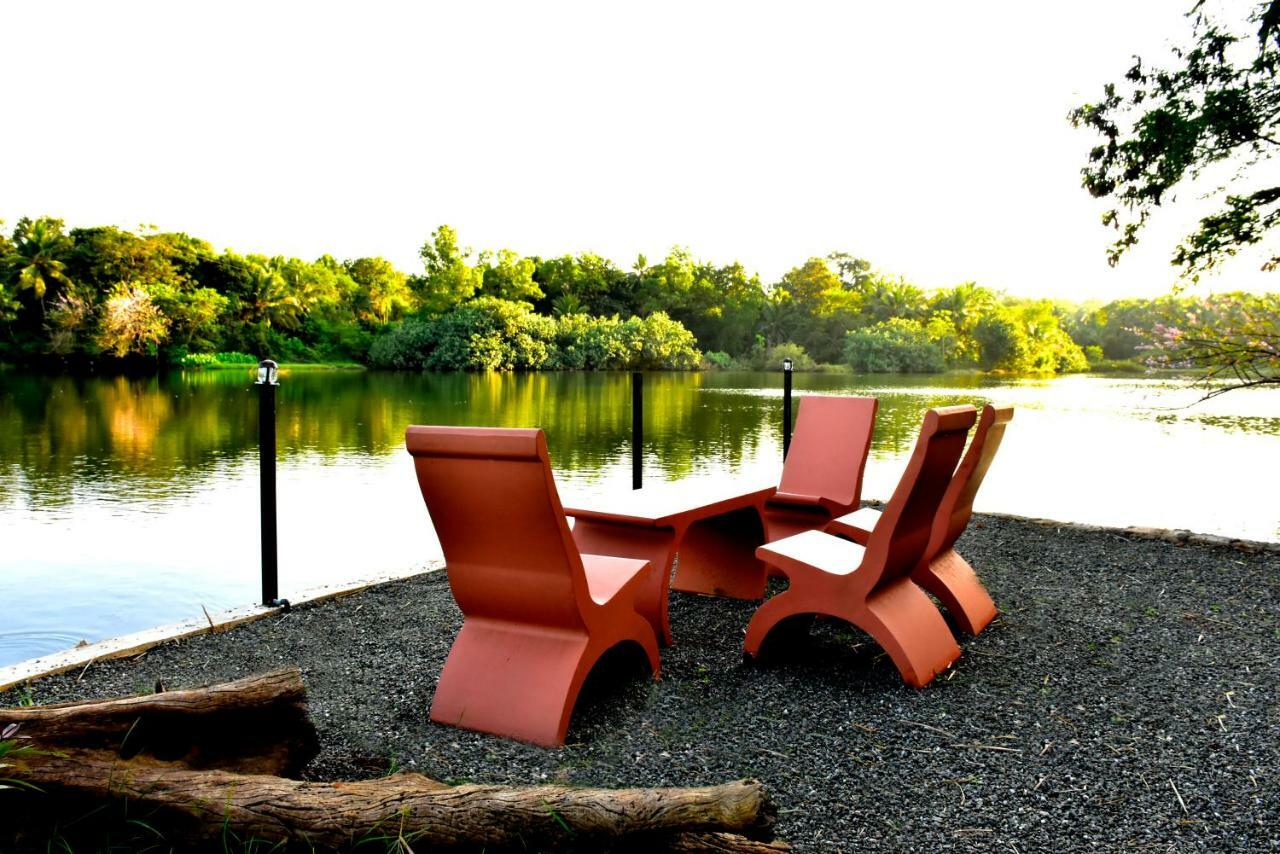 Pelican Lake Удавалаве Екстериор снимка