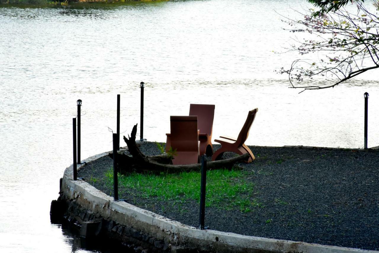 Pelican Lake Удавалаве Екстериор снимка